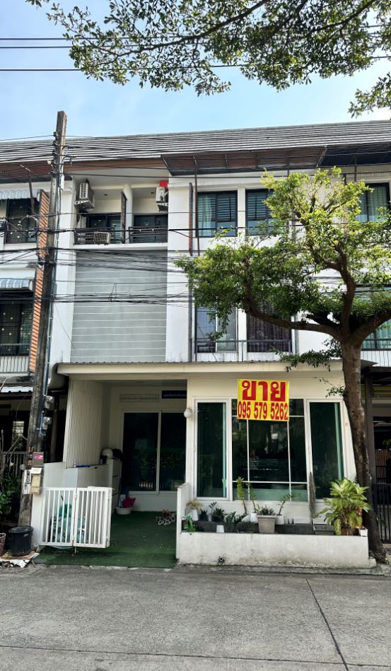 ขายทาวน์เฮ้าส์ 3 ชั้น ทำเลดี โครงการ อารียา โมวา กรุงเทพฯ