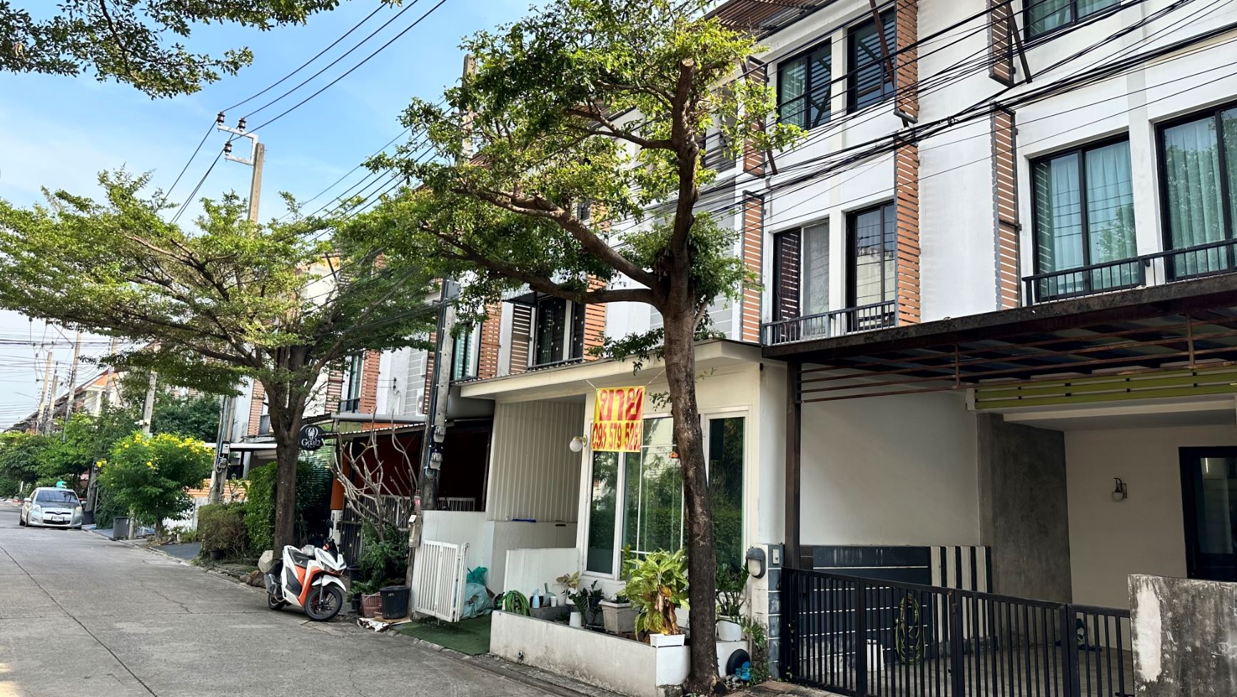 ขายทาวน์เฮ้าส์ 3 ชั้น ทำเลดี โครงการ อารียา โมวา กรุงเทพฯ