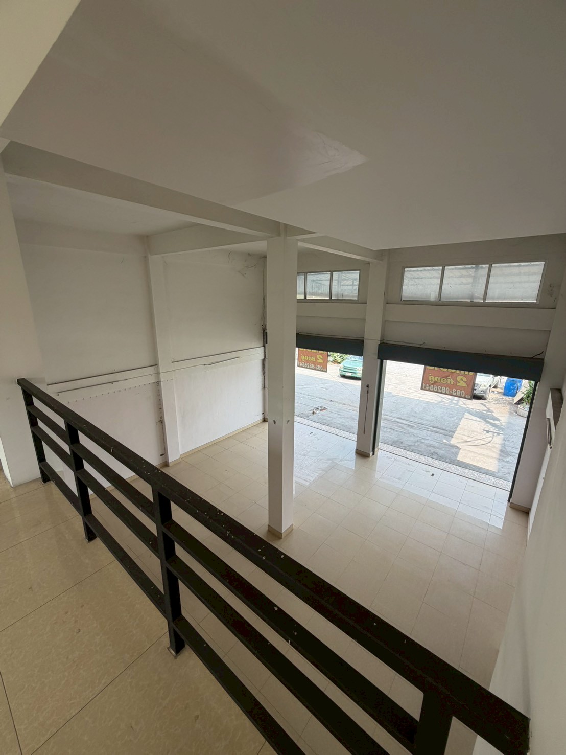 ขายอาคารพาณิชย์ 2 คูหา 3 ชั้น พร้อมชั้นลอย ทำเลดี ใกล้ตลาดไท อ.คลองหลวง จ.ปทุมธานี