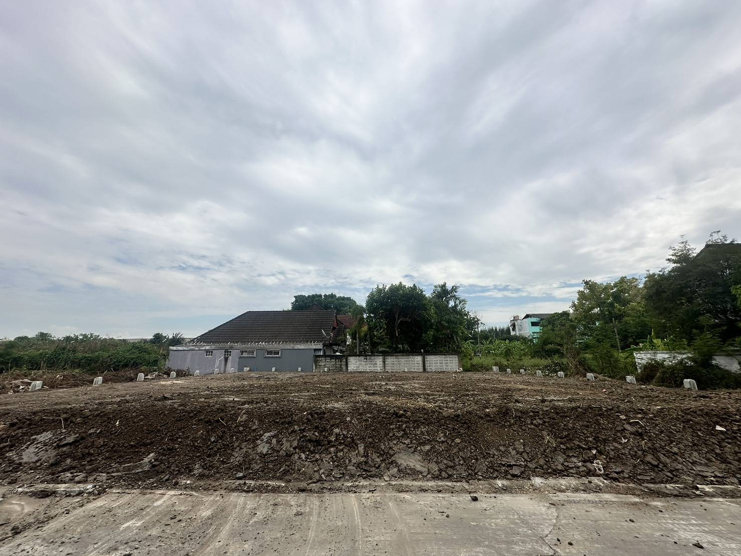 ขายที่ดินเปล่า ถมเเล้ว ทำเลดี มีนบุรี ร่มเกล้า ซ.6 ใกล้แหล่งชุมชน เหมาะสำหรับลงทุน/อยู่อาศัย