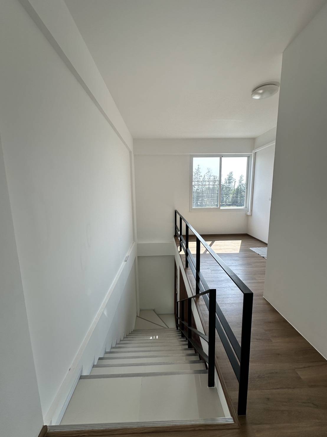 ขายตึกใหม่ 3.5 ชั้น (หลังมุม) โครงการ Vizio Romklao-Suvanabhumi (วิซิโอ ร่มเกล้า-สุวรรณภูมิ)