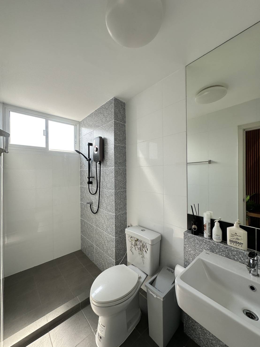 ขายตึกใหม่ 3.5 ชั้น (หลังมุม) โครงการ Vizio Romklao-Suvanabhumi (วิซิโอ ร่มเกล้า-สุวรรณภูมิ)