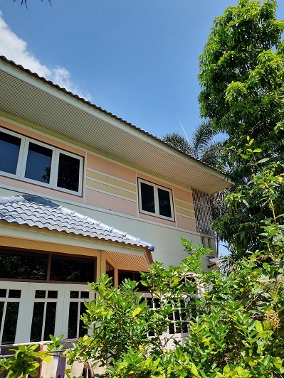 ขายบ้าน2ชั้น ตะพานหิน พิจิตร 3นอน2น้ำ ฮวงจุ้ยดี ไม่ท่วม ร่มรื่น (มีที่ดินแยกขาย)