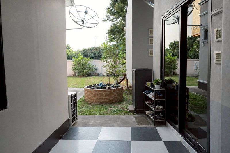 ขายบ้านพูลวิลล่า2 ชั้น สันป่าตองเชียงใหม่ ราคาดีทำเลดีมาก ติดต่อผึ้งรติ 0619419639 