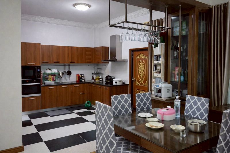 ขายบ้านพูลวิลล่า2 ชั้น สันป่าตองเชียงใหม่ ราคาดีทำเลดีมาก ติดต่อผึ้งรติ 0619419639 