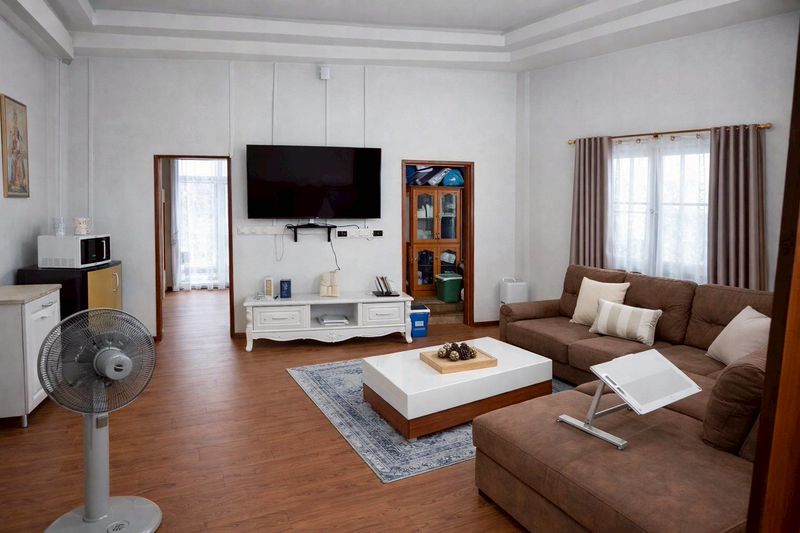 ขายบ้านพูลวิลล่า2 ชั้น สันป่าตองเชียงใหม่ ราคาดีทำเลดีมาก ติดต่อผึ้งรติ 0619419639 