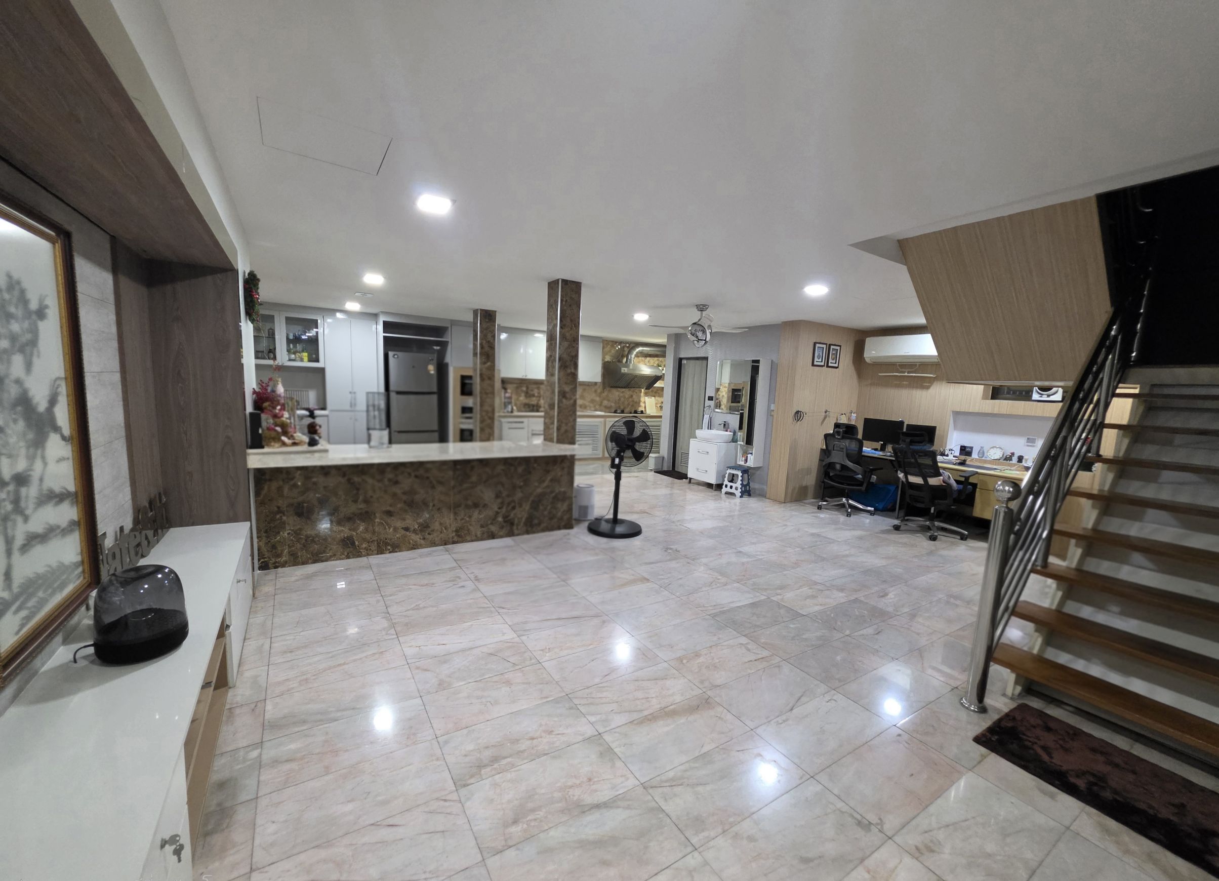 ขายด่วน ทาวน์เฮ้าส์หลังมุม พื้นที่กว้าง 35 ตร.วา ใกล้ MRT จรัญ 13