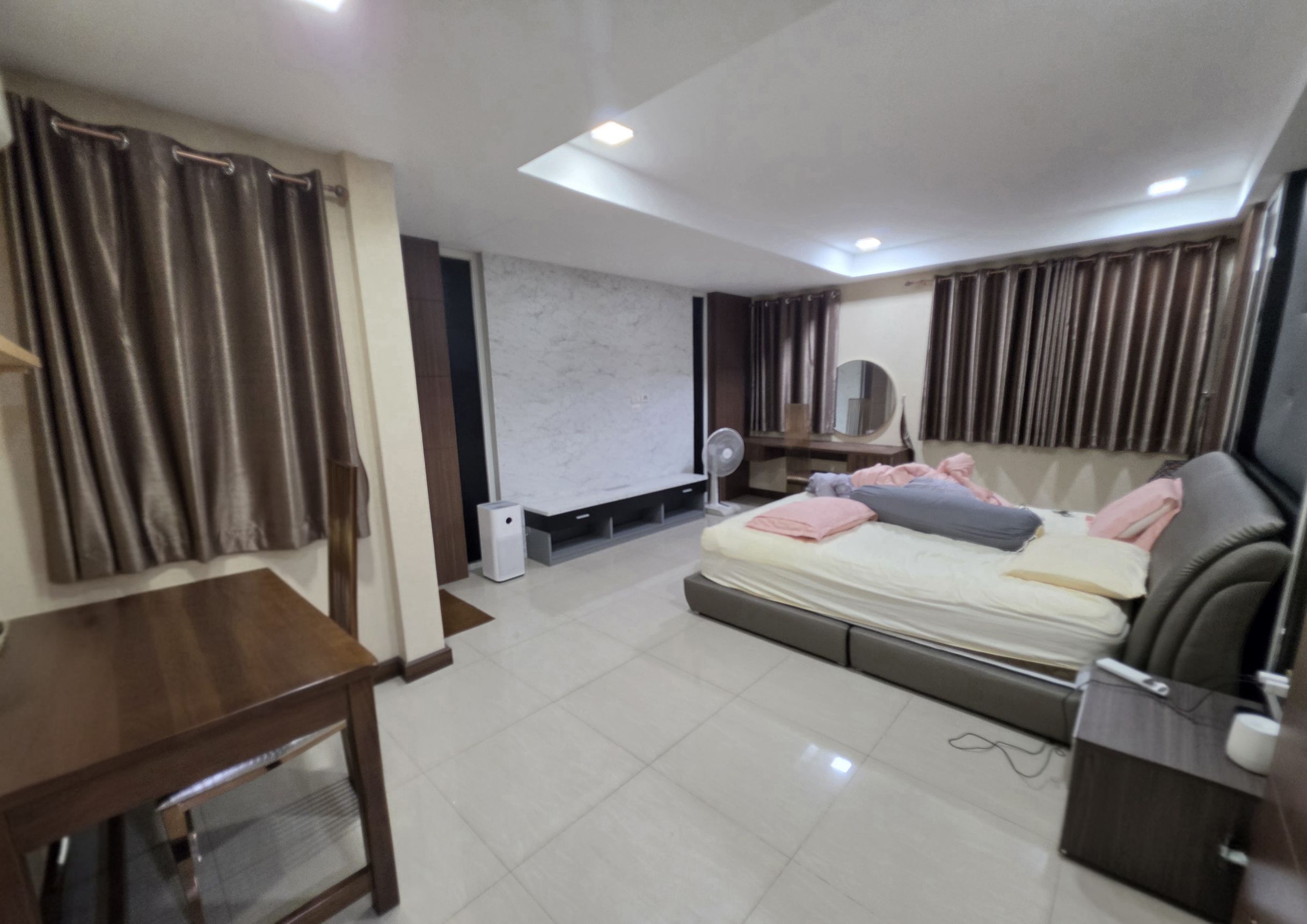 ขายด่วน ทาวน์เฮ้าส์หลังมุม พื้นที่กว้าง 35 ตร.วา ใกล้ MRT จรัญ 13