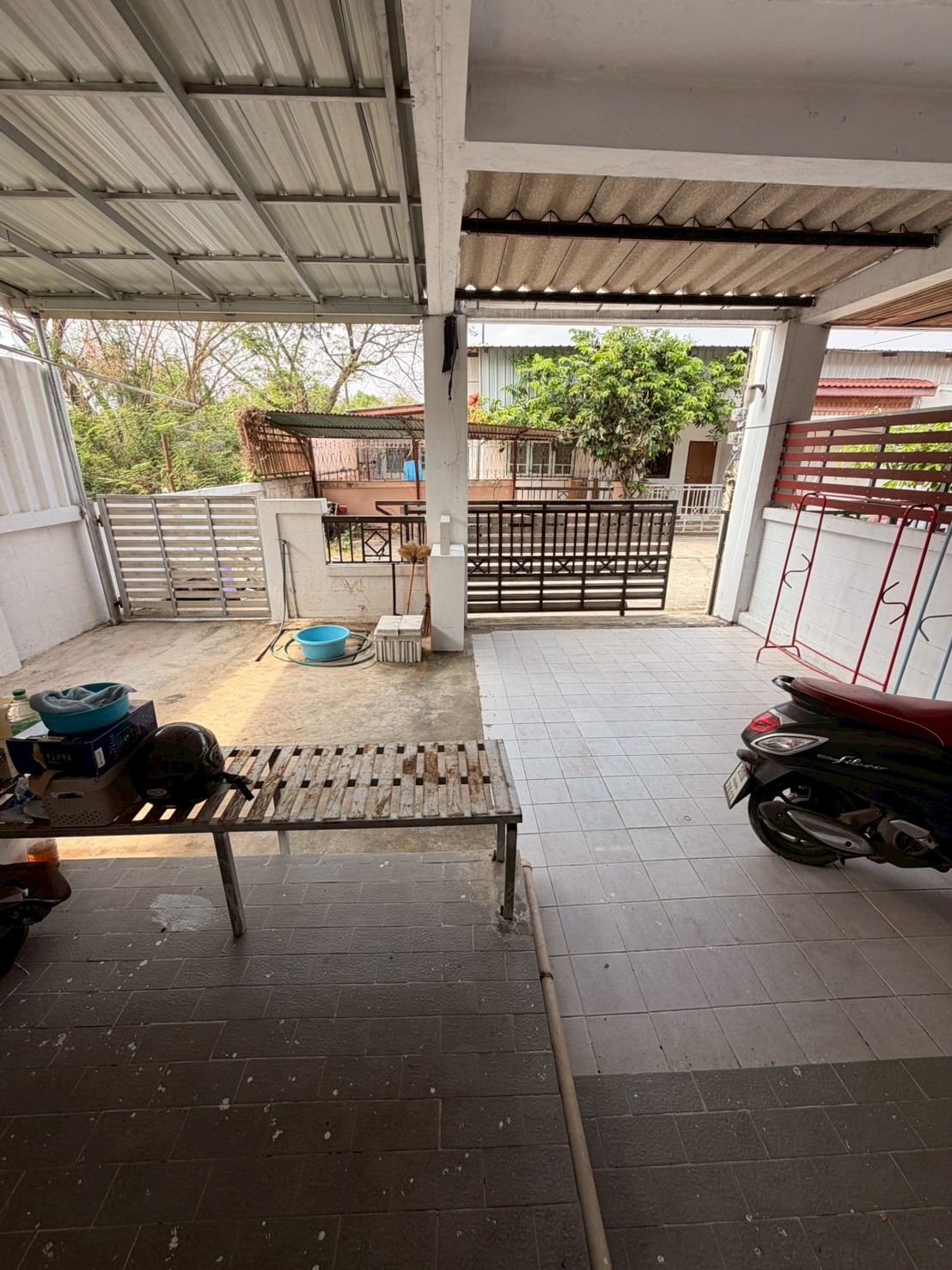 ขายด่วนทาวน์โฮม 2 ชั้น ทำเลทองเมืองขอนแก่น ราคาเพียง 1.3 ล้าน