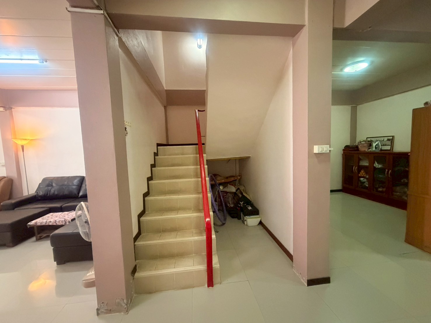 ขายด่วน ทาวน์เฮาส์ 2 ชั้น หมู่บ้านรุ่งเรืองแลนด์แอนด์เฮ้าส์ ขอนแก่น ใกล้แมคโคร ศรีจันทร์