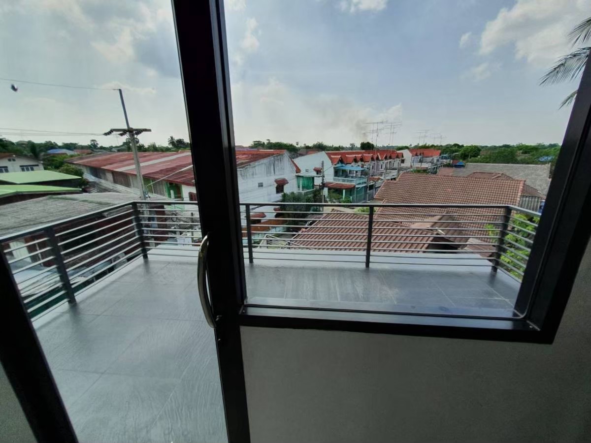 ขายอาคารพาณิชย์ 3 ชั้น ทำเลทอง ติดถนนพหลโยธิน ใจกลางลพบุรี