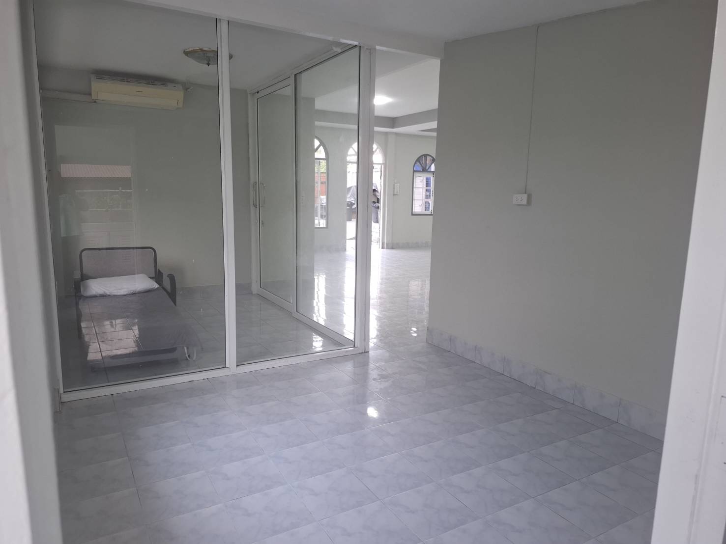 ขายบ้าน 2 หลัง พร้อมโกดัง 1 หลัง (หลังบ้านติดน้ำ) ซอยบางแวก 120 (จรัญ 13) บางแค กรุงเทพมหานคร