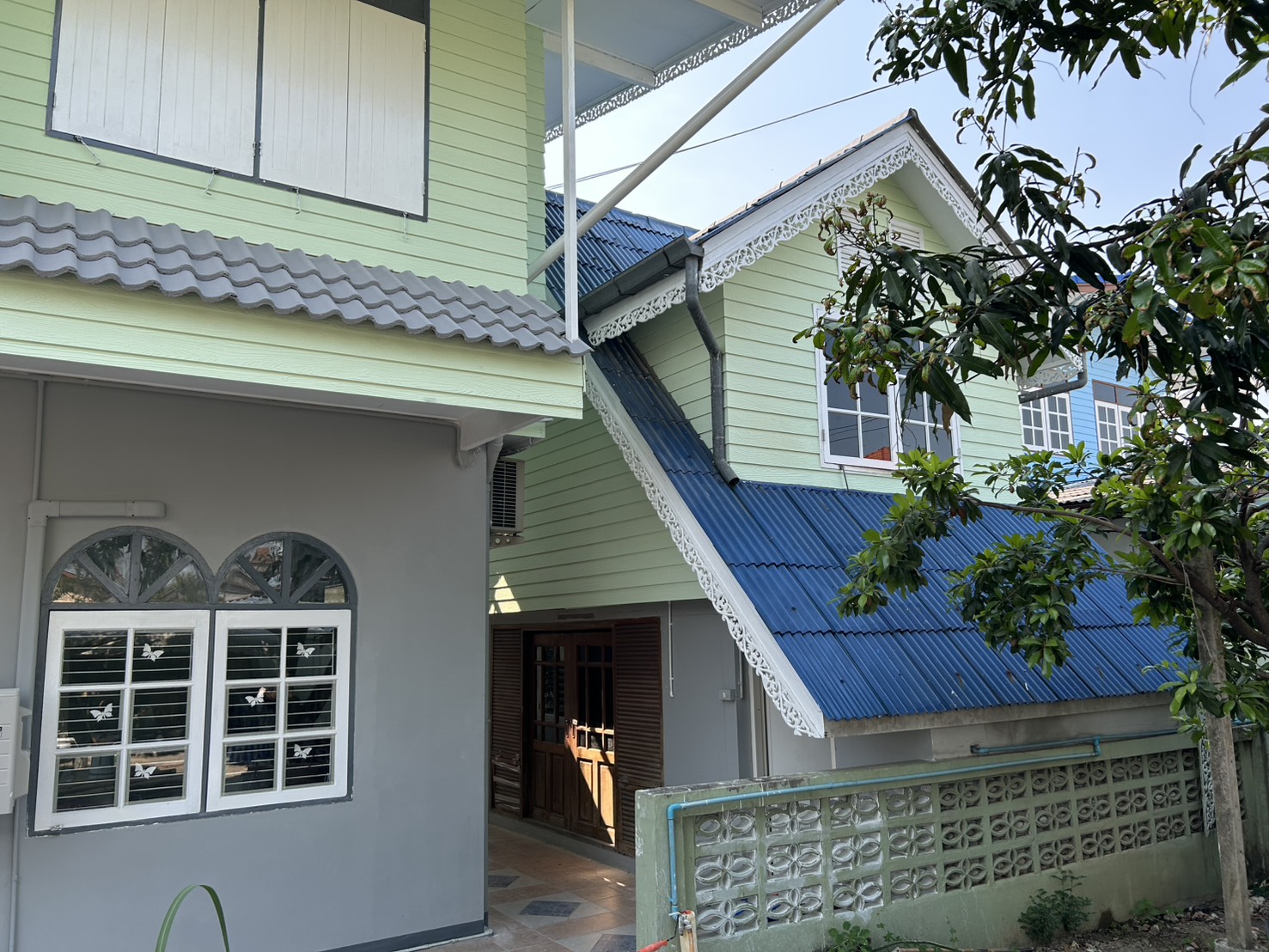 ขายบ้าน 2 หลัง พร้อมโกดัง 1 หลัง (หลังบ้านติดน้ำ) ซอยบางแวก 120 (จรัญ 13) บางแค กรุงเทพมหานคร