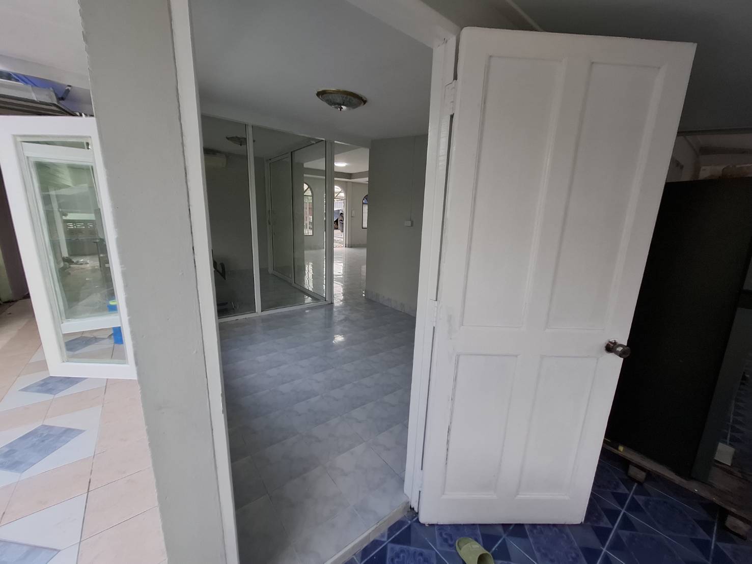 ขายบ้าน 2 หลัง พร้อมโกดัง 1 หลัง (หลังบ้านติดน้ำ) ซอยบางแวก 120 (จรัญ 13) บางแค กรุงเทพมหานคร