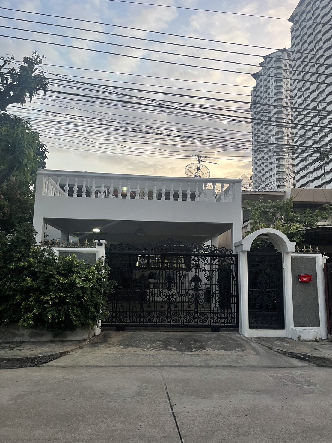 ขายบ้านเดี่ยว 2 ชั้น รีโนเวทใหม่ ซอย Airport Link หัวหมาก ติดคลอง บรรยากาศดี