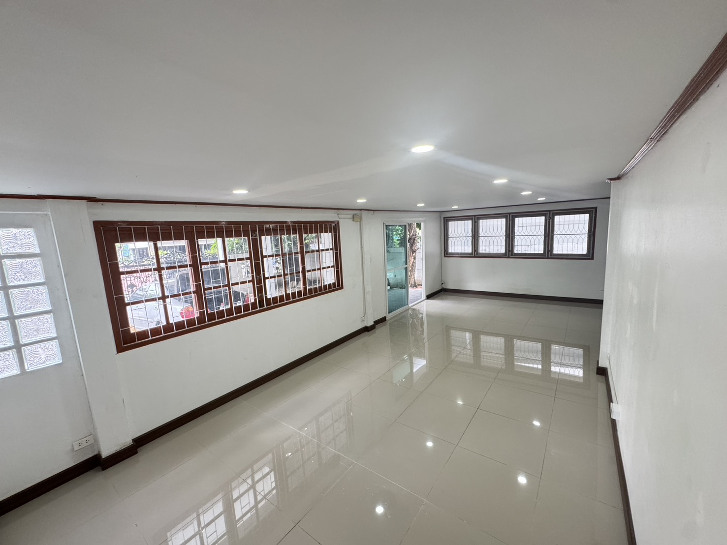 ขายบ้านเดี่ยว 2 ชั้น รีโนเวทใหม่ ซอย Airport Link หัวหมาก ติดคลอง บรรยากาศดี