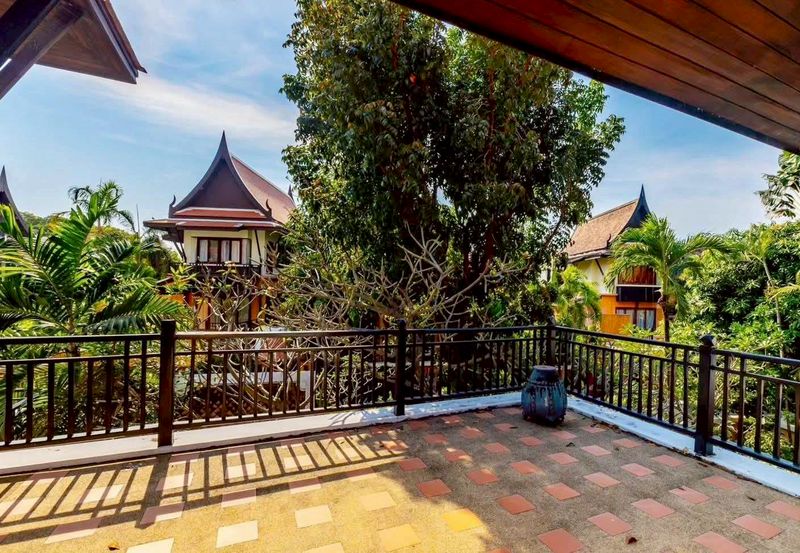 ขายด่วนบ้านดาราวดี พูลวิลล่า พัทยาใกล้หาดนาจอมเทียน ใกล้ทะเล 50 เมตร บรรกาศร่มรื่นย์