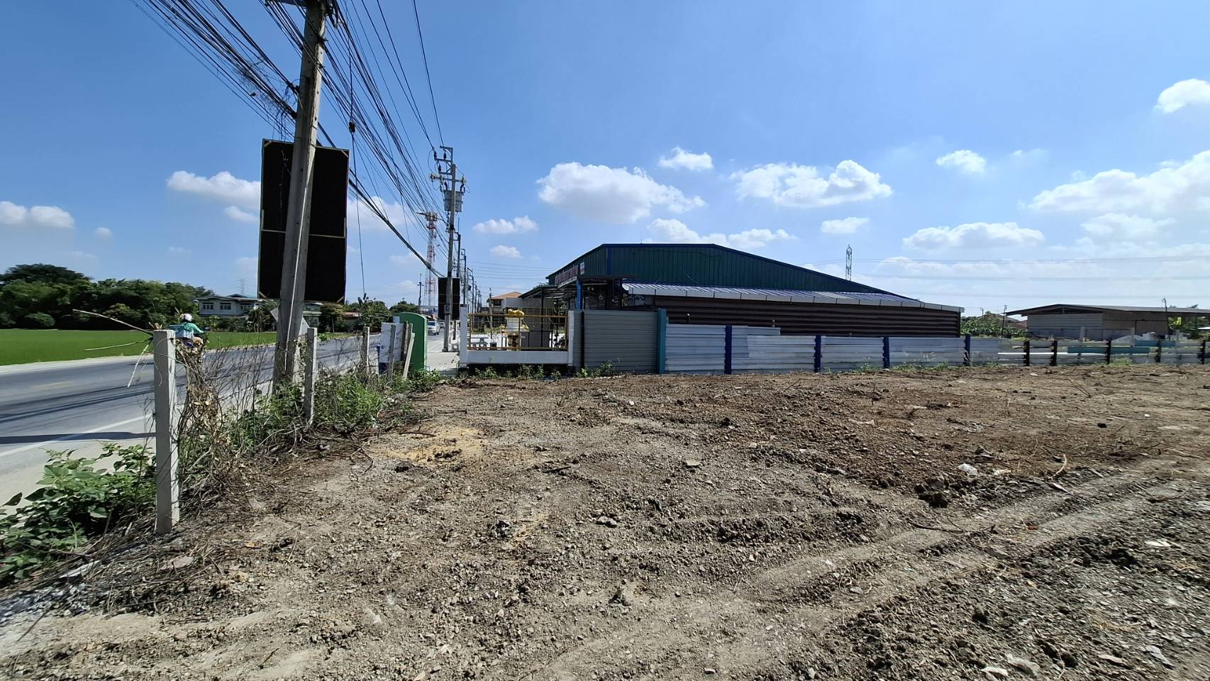 ขายที่ดินเปล่า ถมแล้ว ทำเลดี ใกล้โรงเรียนสารสาสน์ อำเภอบางบัวทอง จังหวัดนนทบุรี