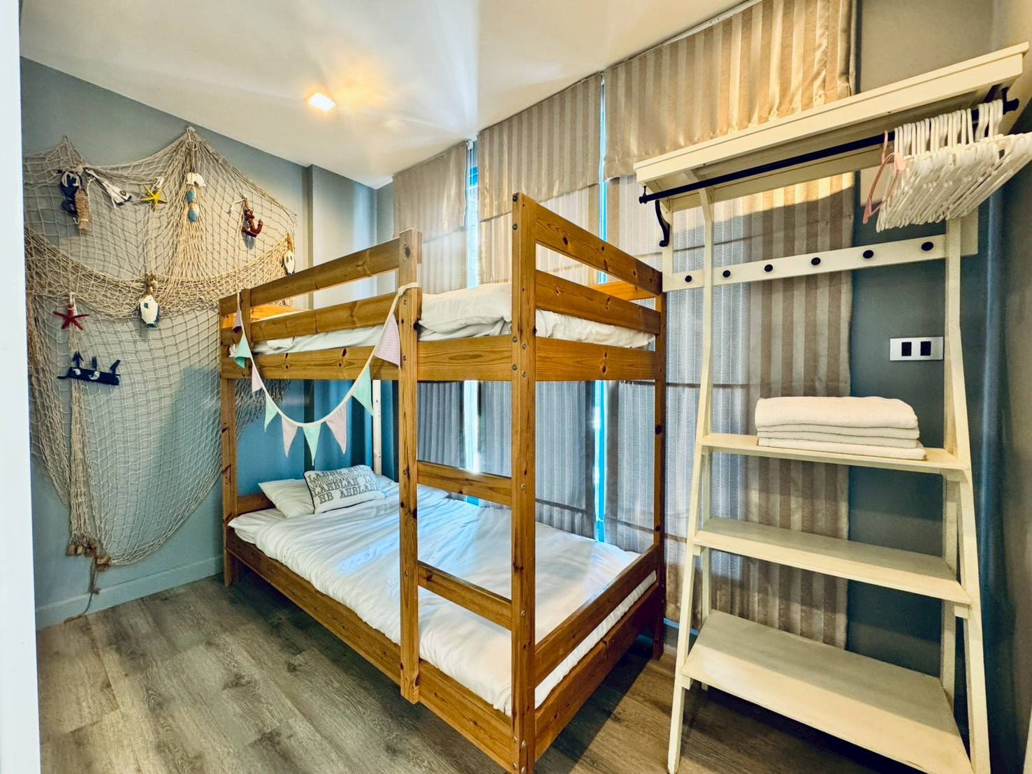 ขายคอนโดหรูติดสระ ก้าวเดียวลงน้ำได้เลย! โครงการ The Crest Santora Hua Hin