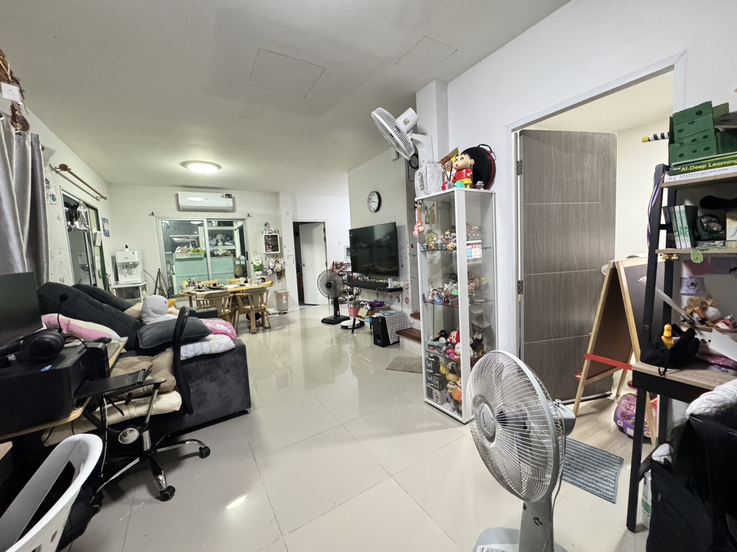 ขายทาวน์โฮม 2 ชั้น หมู่บ้านไอดีไซน์ ทำเลดี ใกล้ซาฟารีเวิลล์ เขตคลองสามวา กรุงเทพมหานคร