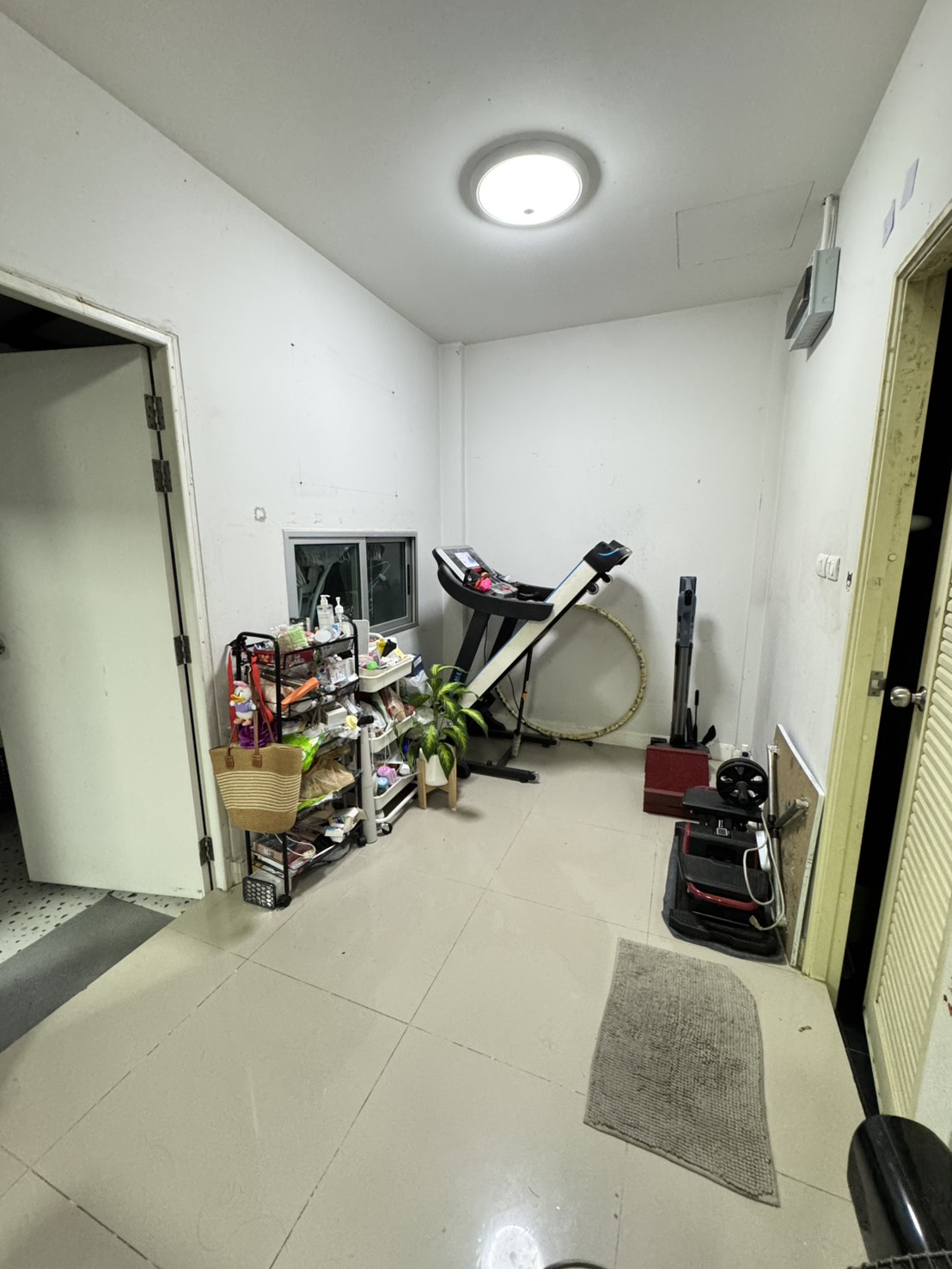 ขายทาวน์โฮม 2 ชั้น หมู่บ้านไอดีไซน์ ทำเลดี ใกล้ซาฟารีเวิลล์ เขตคลองสามวา กรุงเทพมหานคร