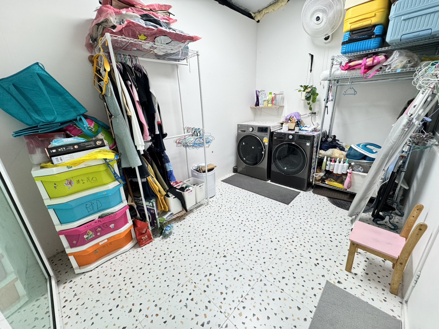 ขายทาวน์โฮม 2 ชั้น หมู่บ้านไอดีไซน์ ทำเลดี ใกล้ซาฟารีเวิลล์ เขตคลองสามวา กรุงเทพมหานคร