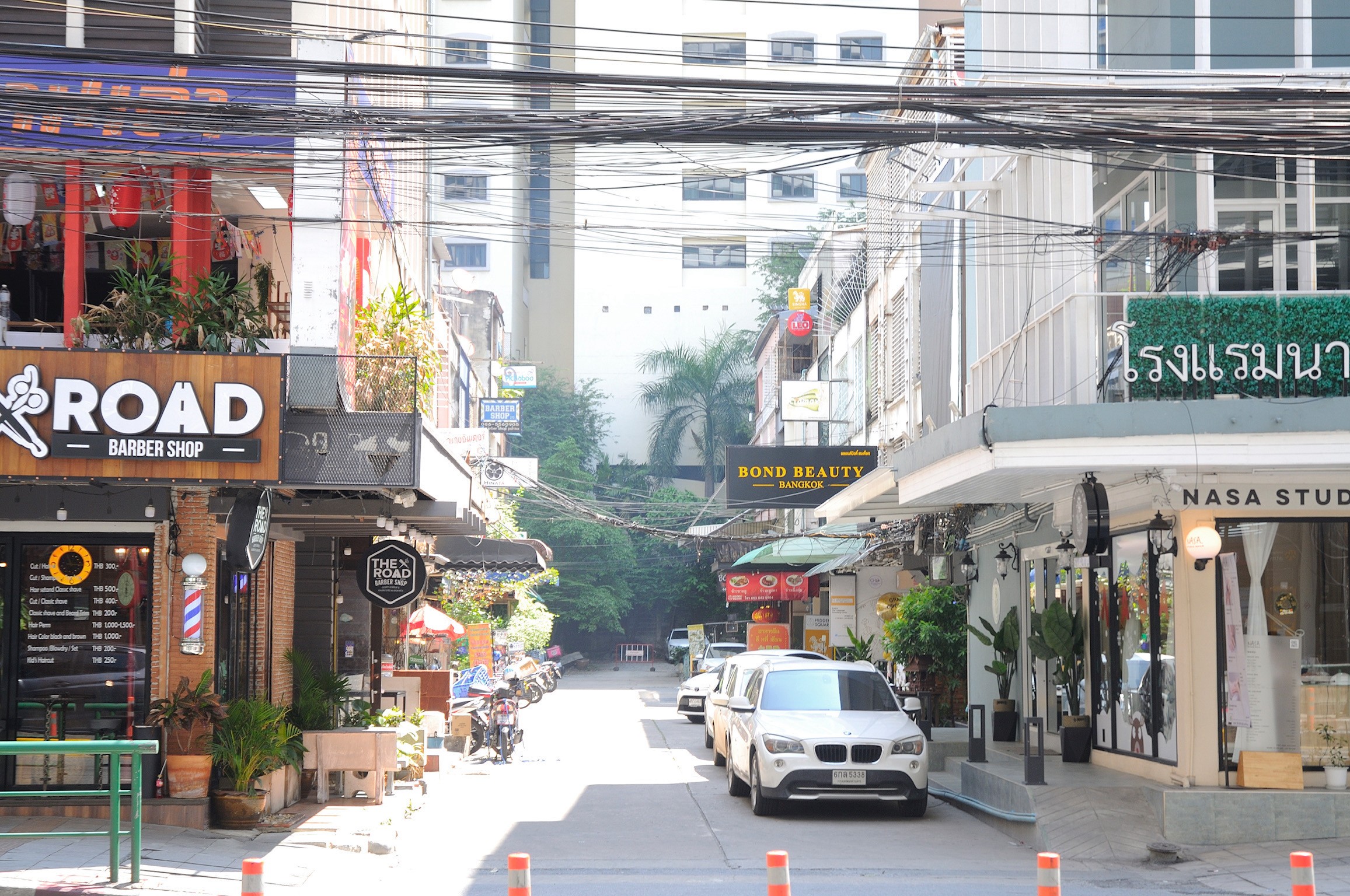 ขายอาคารพาณิชย์ 4 ชั้น ทำเลดี ใกล้ BTS อโศก และ มศว เพียง 850 ม.  ผู้เช่าเต็ม 100% ผลตอบแทนทันที!