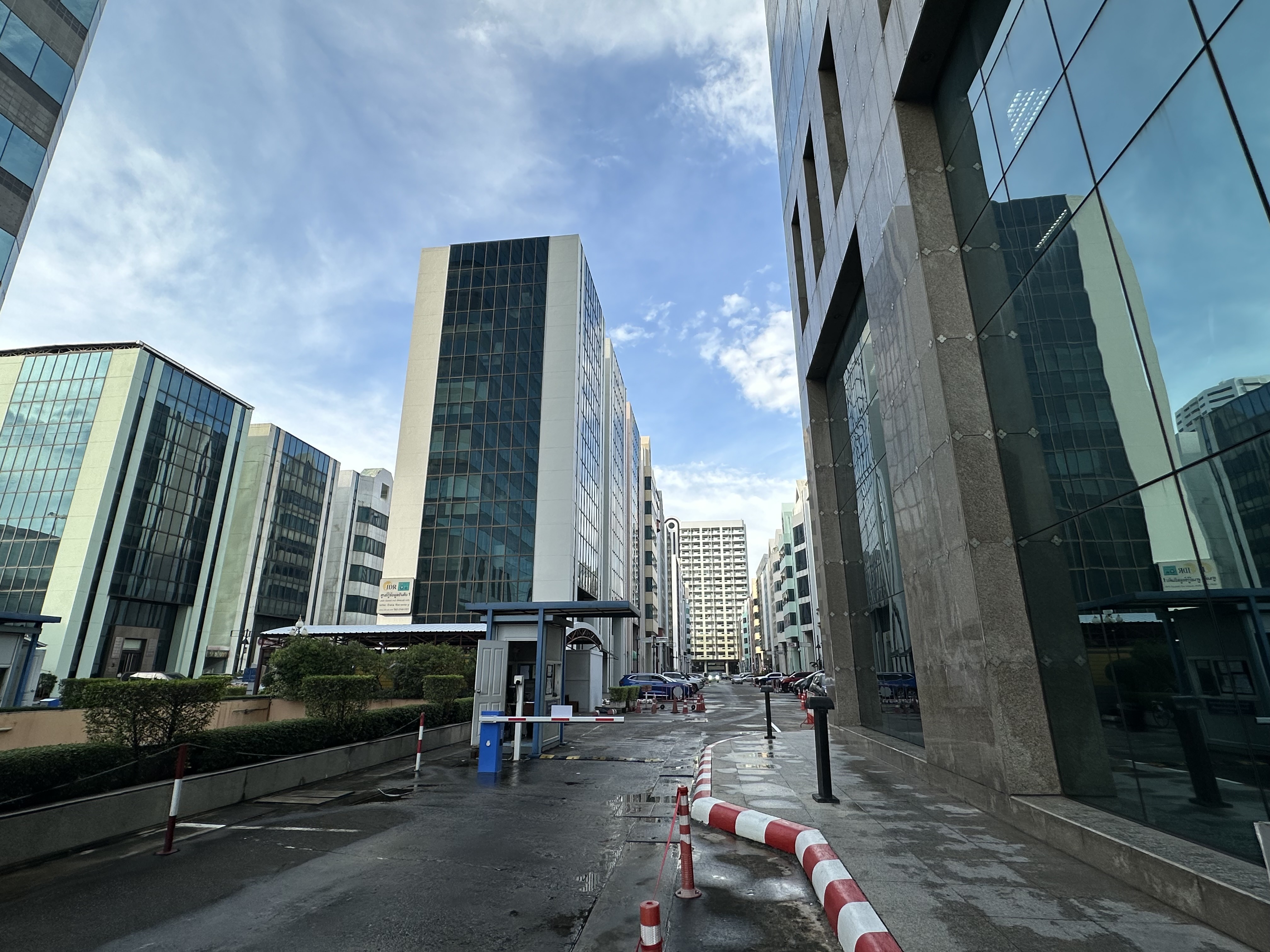 ขาย/ให้เช่า Home Office สภาพดีเยี่ยม เหมือนใหม่ ทำเลศักยภาพ บางนา-ตราด กม.4 (ซอย 56) ใกล้เซ็นทรัลบางนา 