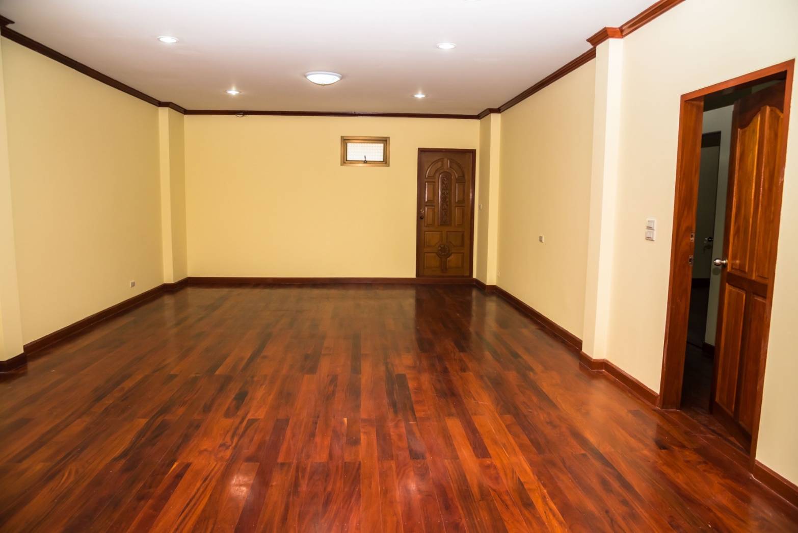 ขายด่วนทาวน์เฮ้าส์ 2 ชั้น ย่านบางใหญ่ นนทบุรี 