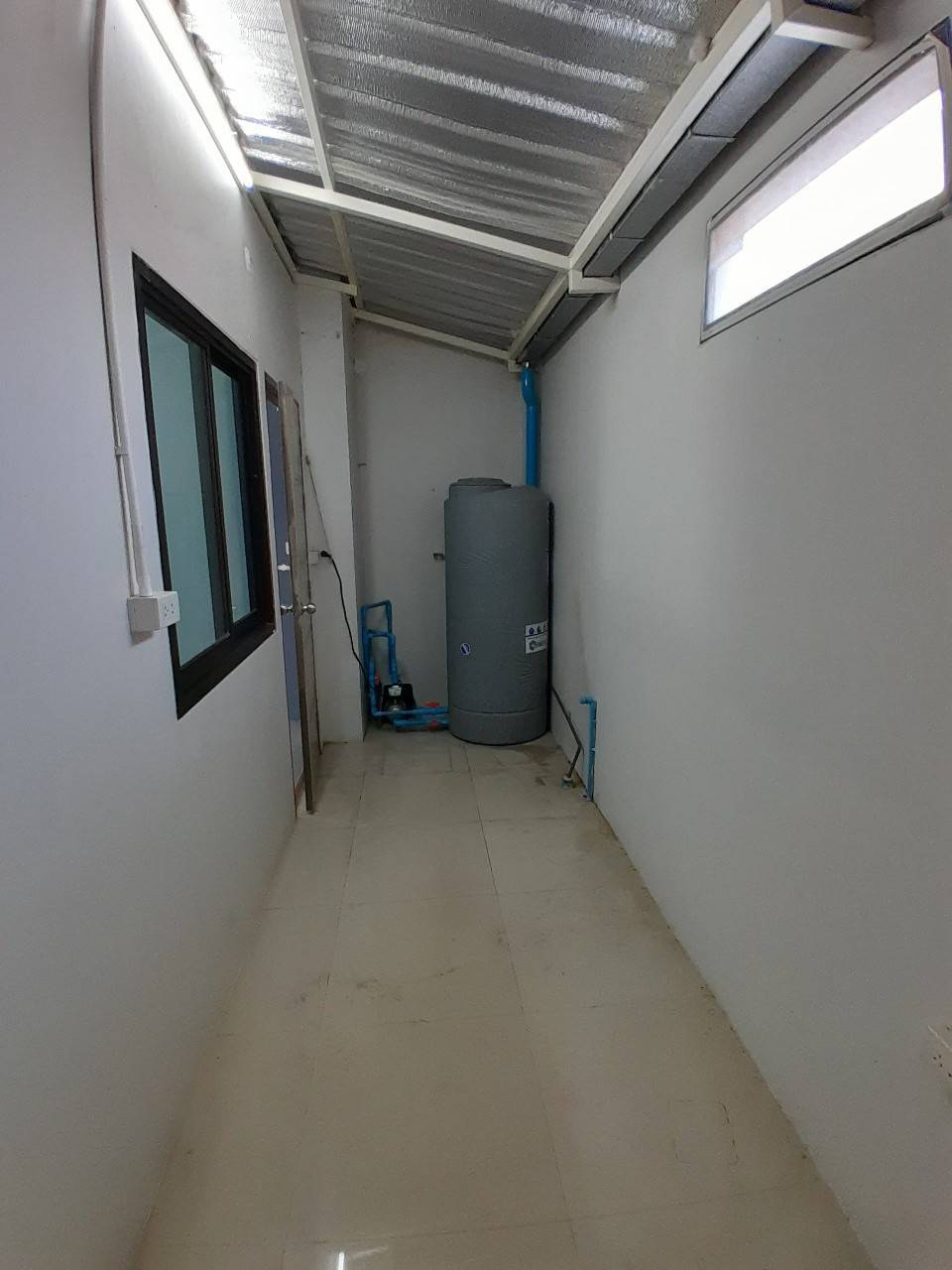 ขายอาคารพาณิชย์ 4 ชั้น พร้อมผู้เช่า ทำเลสวนผัก 32 ใกล้สะพานกรุงนนท์