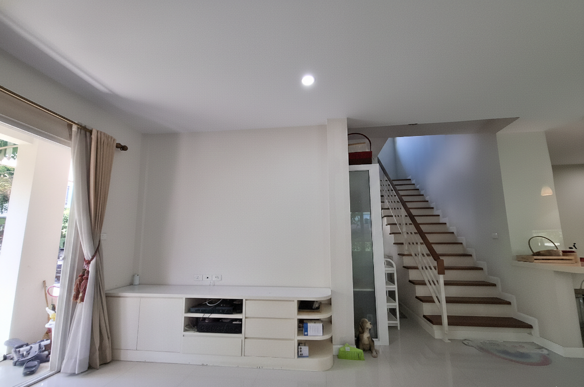 ขายบ้านเดี่ยวหรู พร้อมอยู่ ในโครงการ มัณฑนา พระราม 9 – ศรีนครินทร์ ✨ แบบบ้าน Onyx จากแบรนด์คุณภาพ Land & Houses บนทำเลศักยภาพ ใกล้เมือง เดินทางสะดวกหลายเส้นทาง พร้อมเฟอร์นิเจอร์บิวท์อินครบ และแอร์ 5 เครื่อ