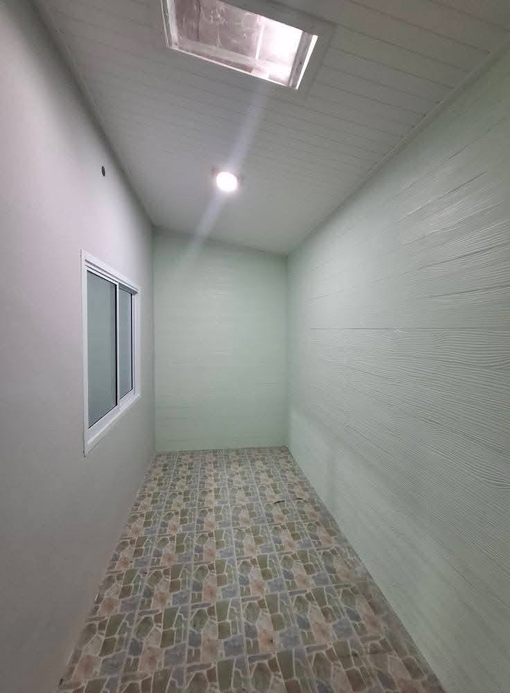 ขายทาวน์เฮ้าส์ชั้นเดียว หมู่บ้านอิสระ เกาะขวางจันทบุรี บ้านต่อเติมเต็มพื้นที่ รีโนเวทแล้ว พร้อมอยู่  