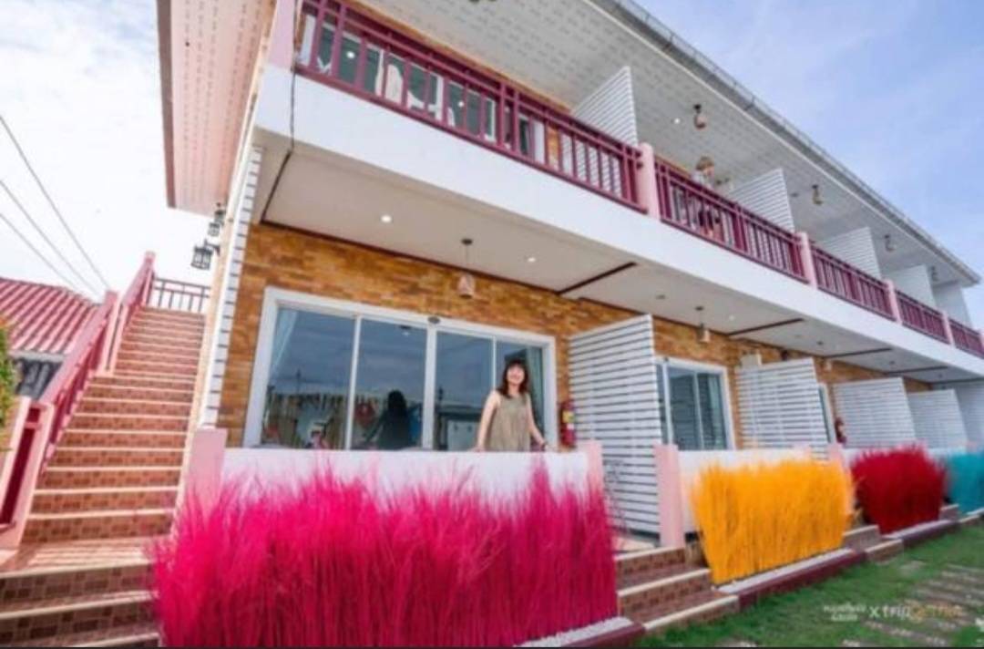 ขายรีสอร์ทเกาะล้าน ทำเลดี ติดถนน ใกล้ตลาดเกาะล้าน เดินทางสะดวก พร้อมดำเนินธุรกิจ
