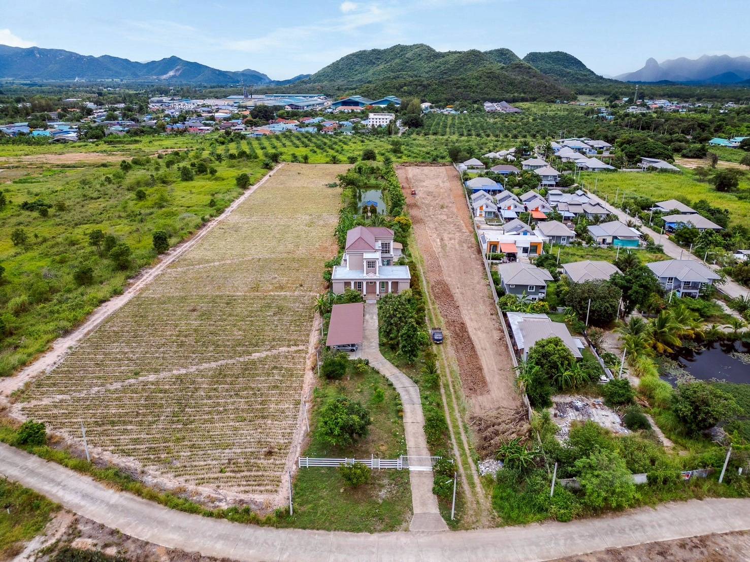 ขายบ้านเดี่ยว  พร้อมที่ดิน  อำเภอหัวหิน จังหวัดประจวบคีรีขันธ์ (เจ้าของขายเอง)