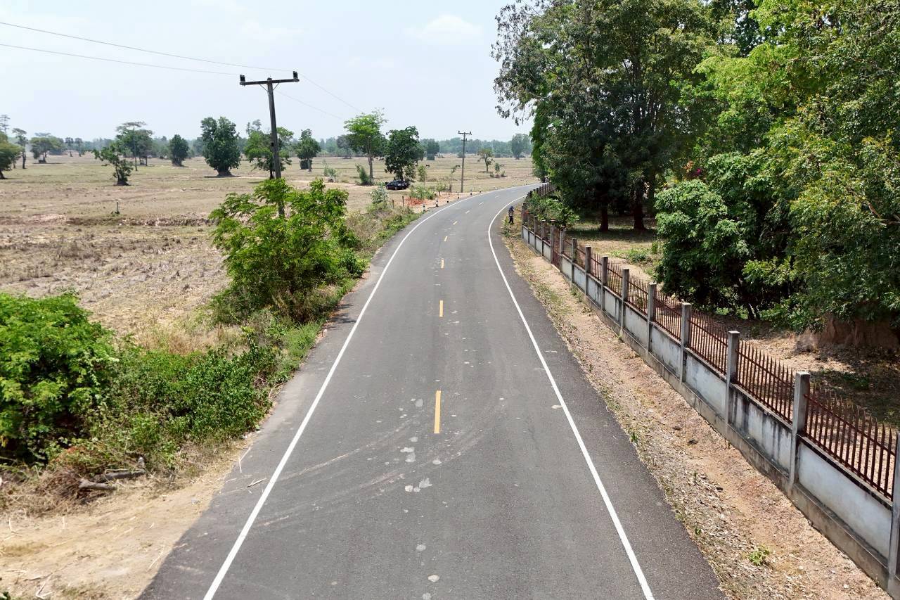 ขายด่วน ที่ดินที่นา 8 ไร่ 3 งาน 70 ตรว. ติดถนนลาดยาง โฉนดครุฑเเดงพร้อมโอน 