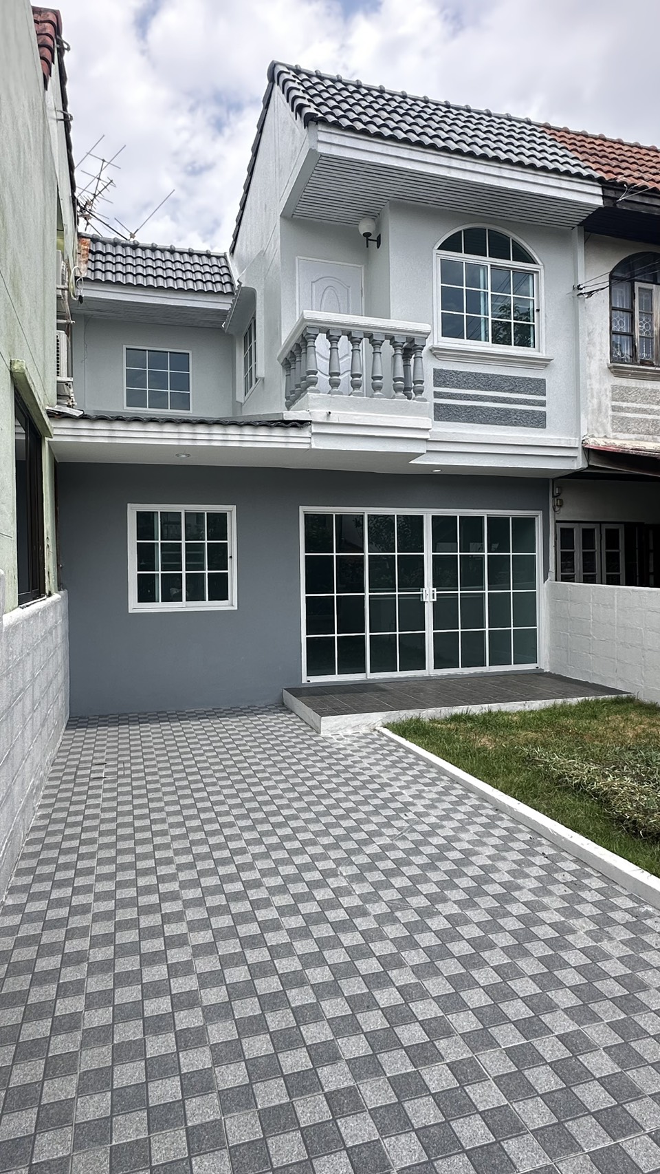 ขายทาวน์เฮาส์ 2 ชั้น หมู่บ้านบัวทอง  จ.นนทบุรี