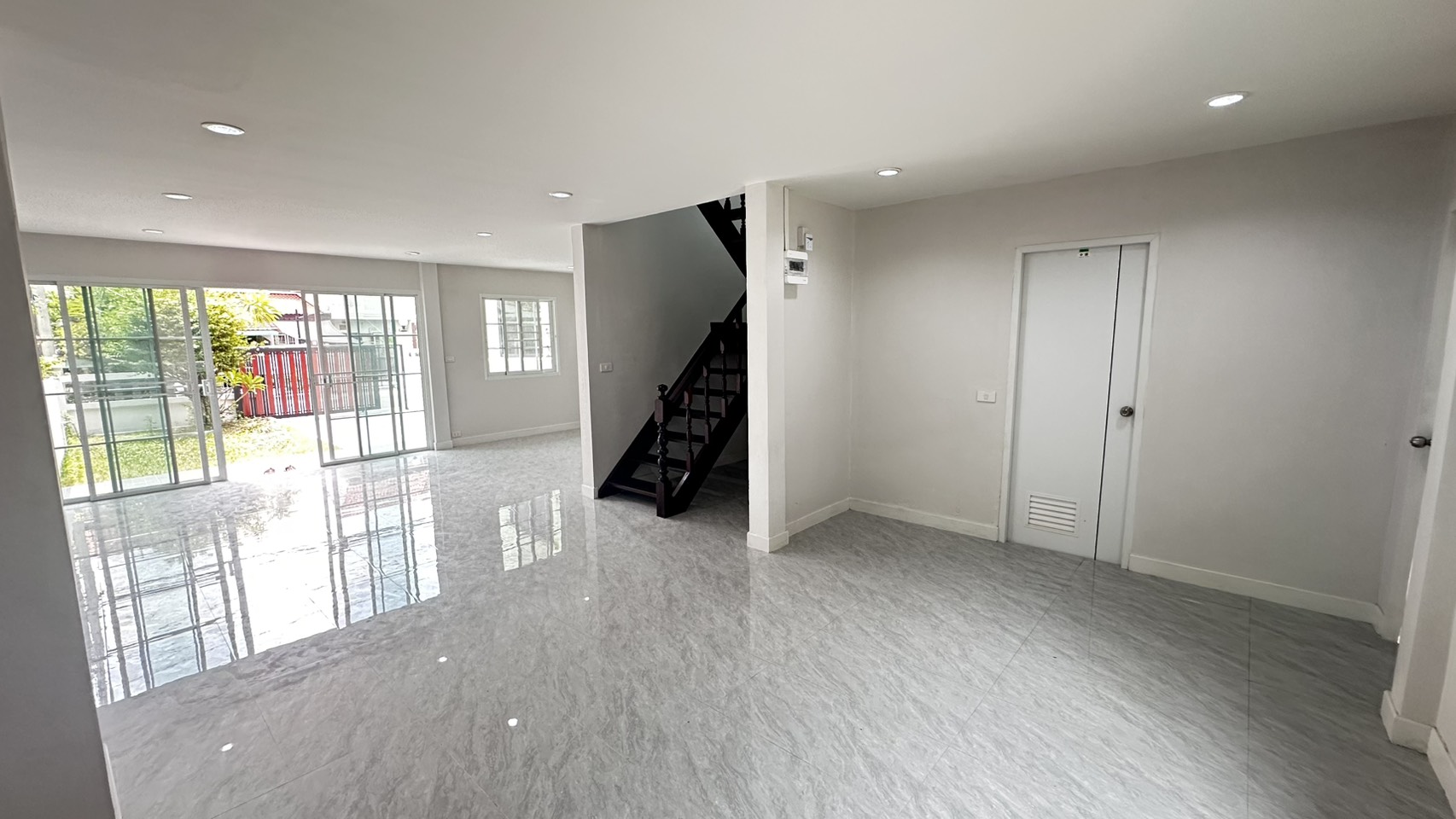 ขายทาวน์เฮาส์ 2 ชั้น หมู่บ้านบัวทอง  จ.นนทบุรี