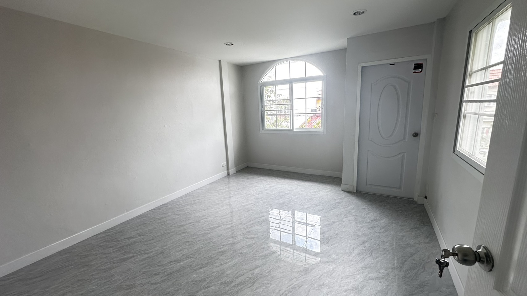 ขายทาวน์เฮาส์ 2 ชั้น หมู่บ้านบัวทอง  จ.นนทบุรี