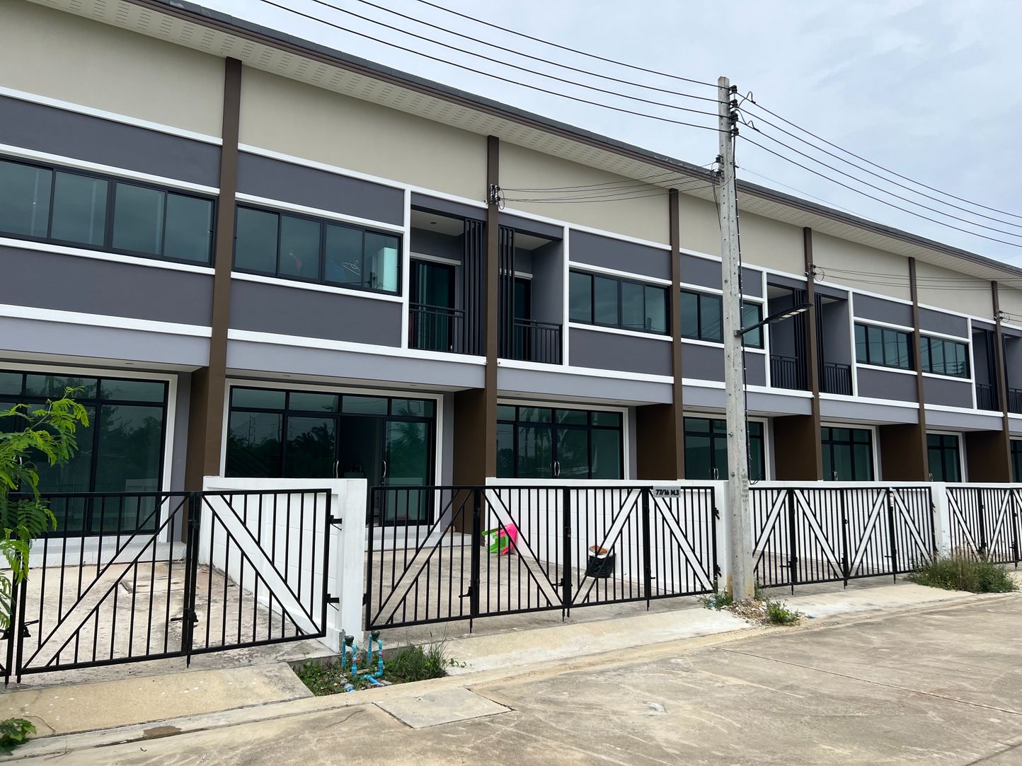 ขายด่วนบ้านใหม่พร้อมอยู่ (โครงการบ้านสวยนครชัยศรี) ทาวน์เฮ้าส์ 2 ชั้น 3 ห้องนอน 2 ห้องน้ำ สวยพร้อมอยู่