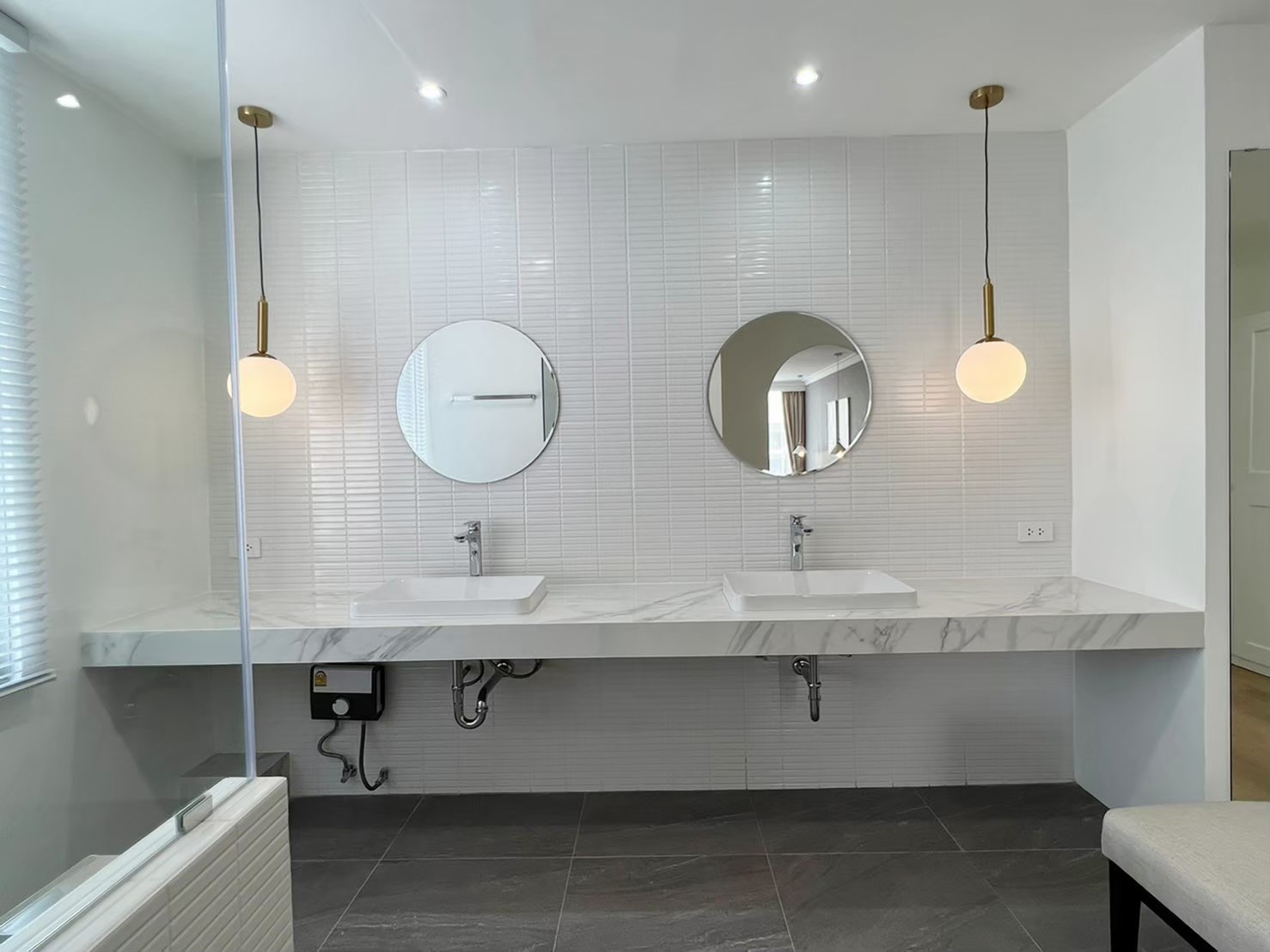 Luxury 3BR Icon I Condo for Rent in Thonglor | 158 sqm | Maid Room | 2 Parking