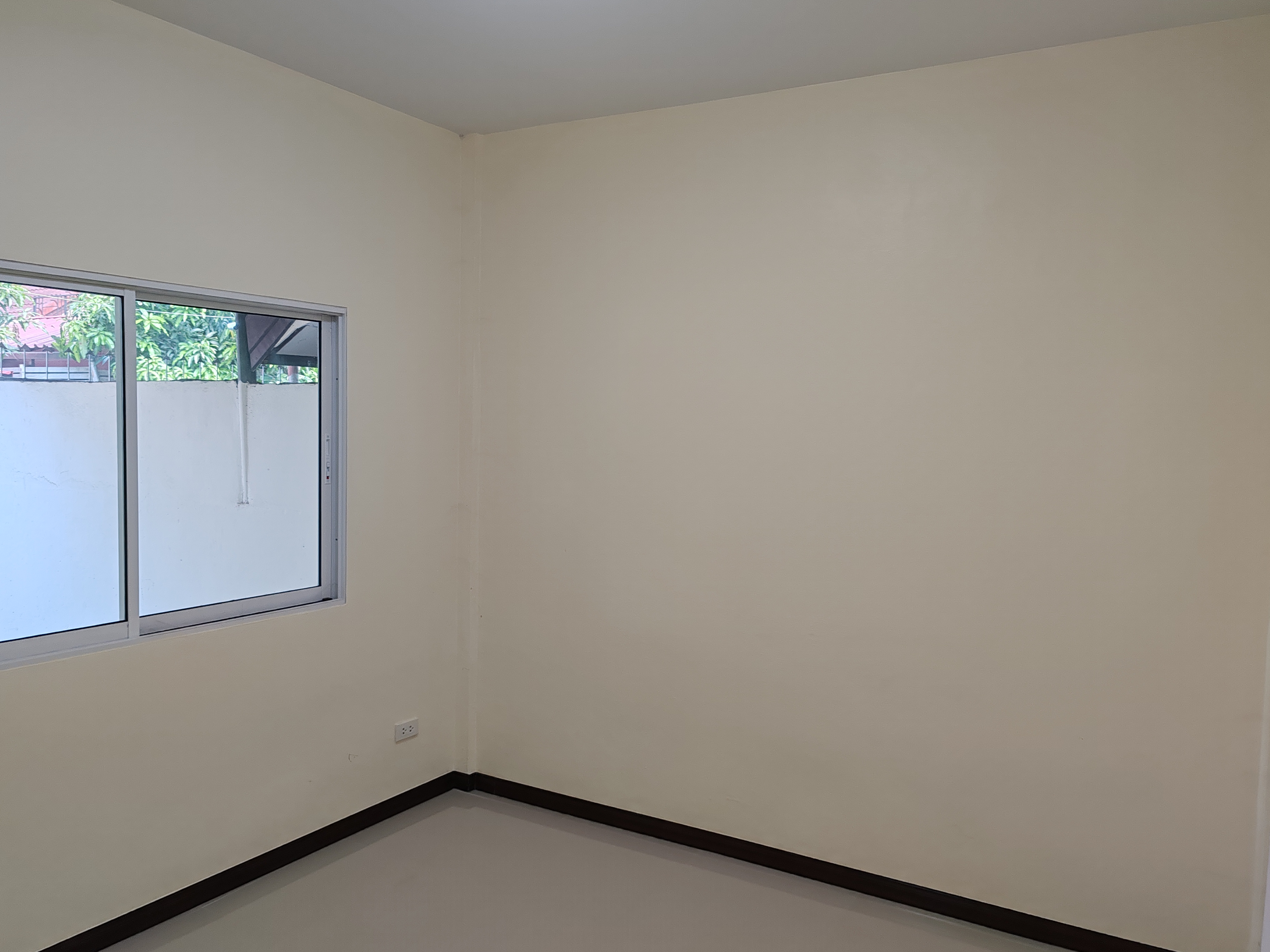 ขายทาวน์โฮม 1 ชั้น ทำเลดี ใกล้ตัวเมืองเชียงใหม่ 