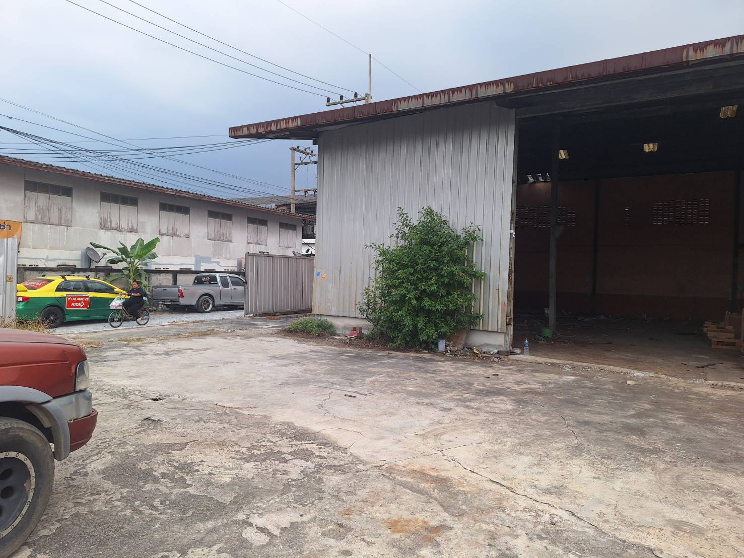 ขายโกดัง / โรงงาน พร้อมใช้งาน ทำเลดี ใกล้ถนนเพชรเกษม