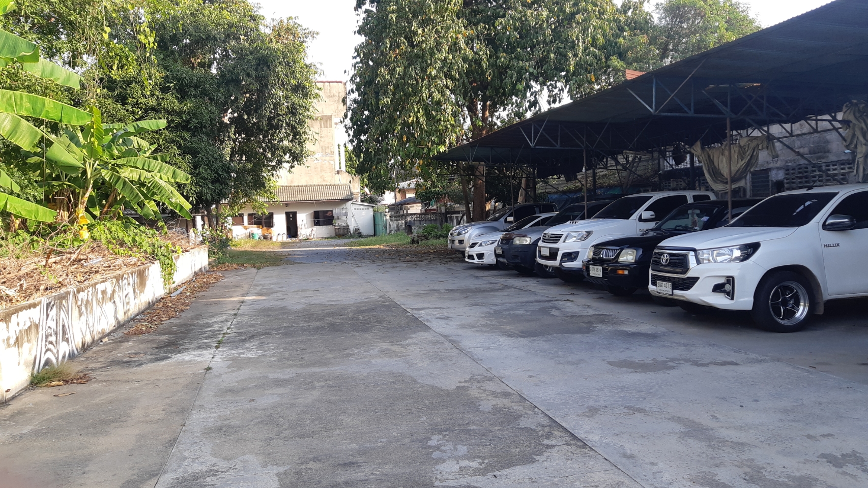 ขายที่ดินพร้อมสิ่งปลูกสร้าง ทำเลดี ตลิ่งชัน กรุงเทพ
