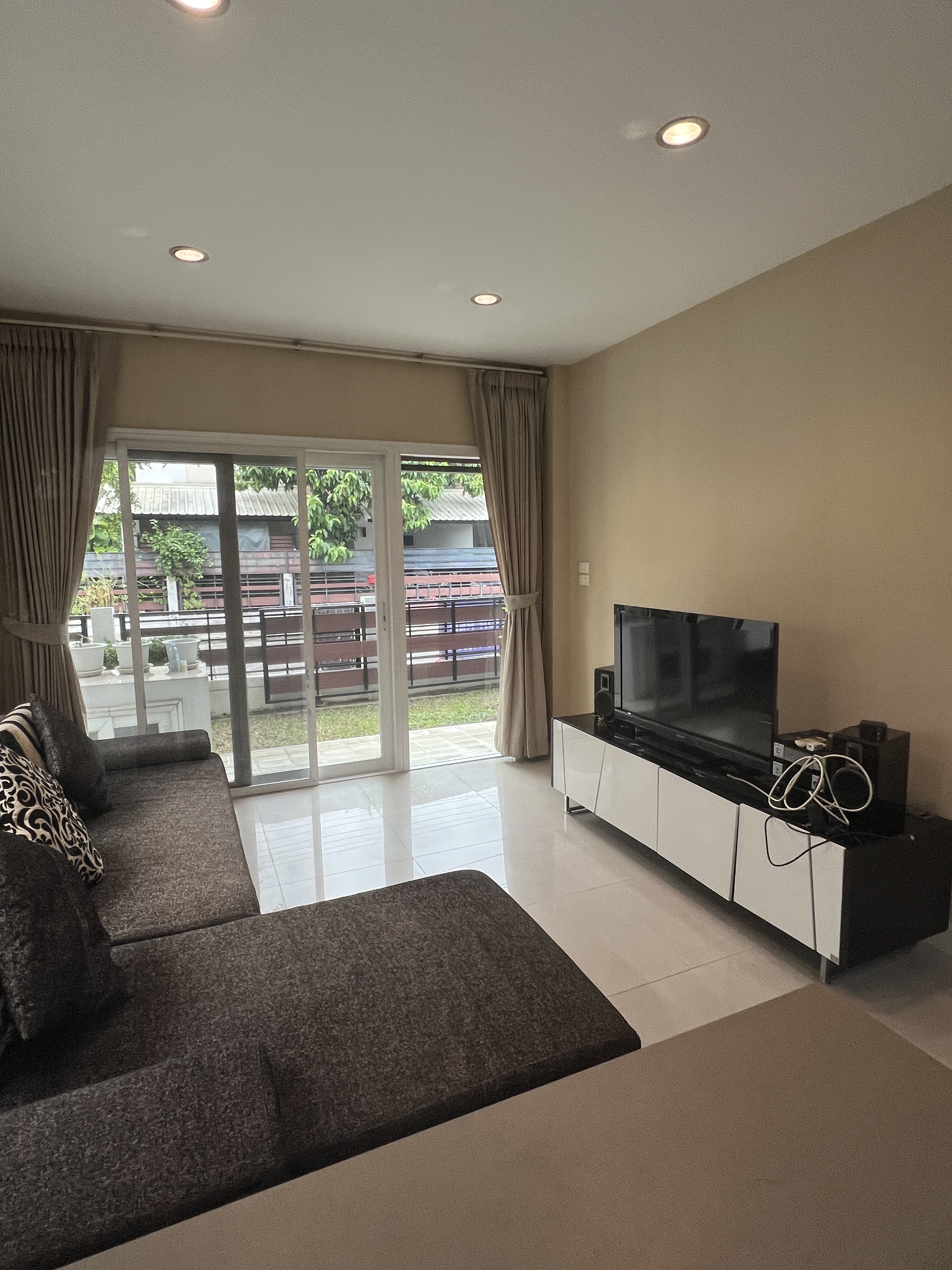 บ้านให้เช่า เชียใหม่ ใกล้ รร.นานาชาติ Unity ,ABS , Acis ,ใกล้สนามบินเชียงใหม่,เซนทรัลเฟสติวัล  22,000 บาท