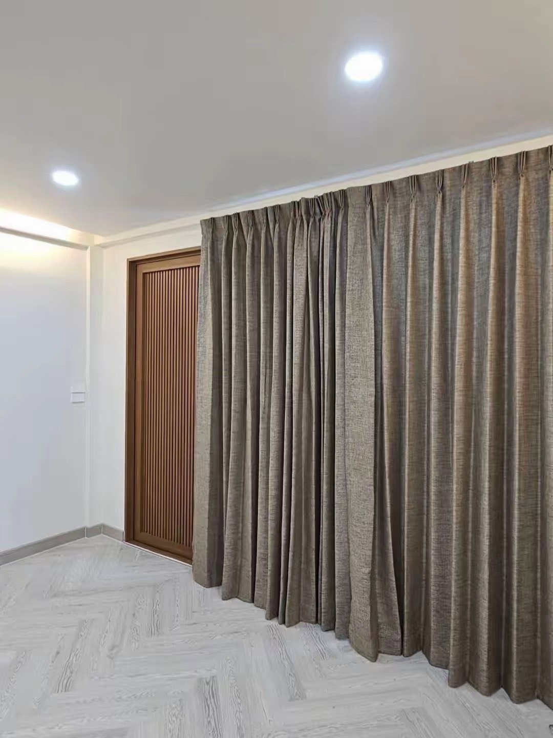 ขายทาวน์เฮาส์ 2 ชั้น รีโนเวทใหม่  ทำเลดี ใกล้เซ็นทรัลบางนา พร้อมอยู่ 