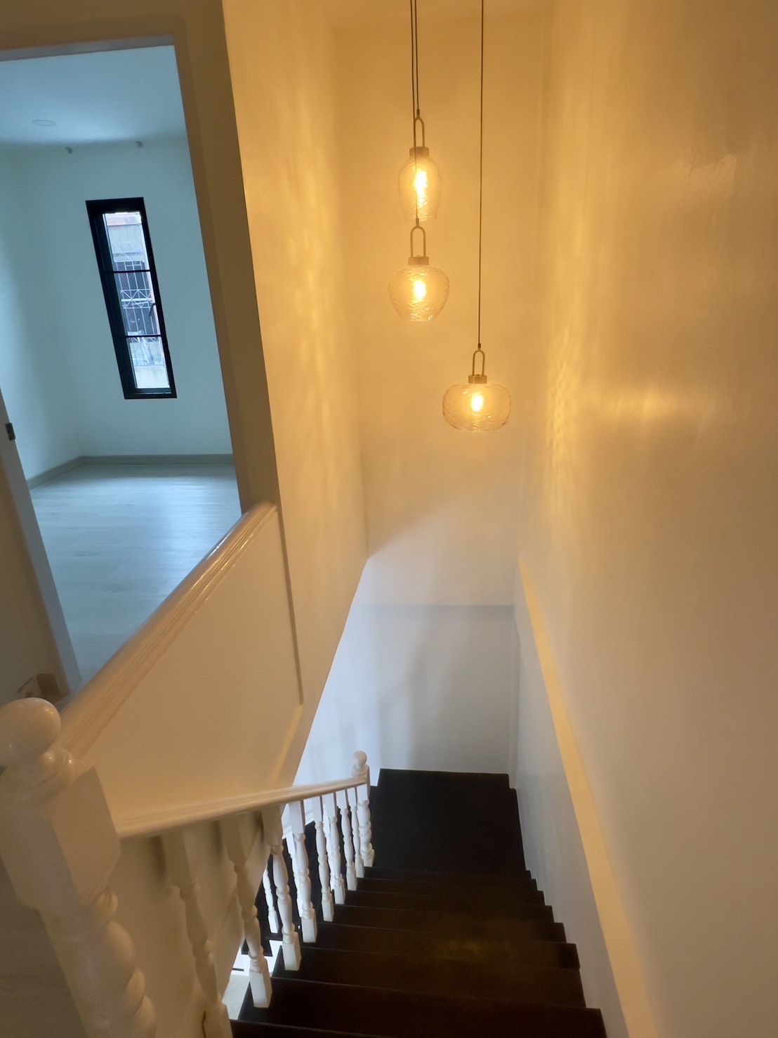 ขายทาวน์เฮาส์ 2 ชั้น รีโนเวทใหม่  ทำเลดี ใกล้เซ็นทรัลบางนา พร้อมอยู่ 