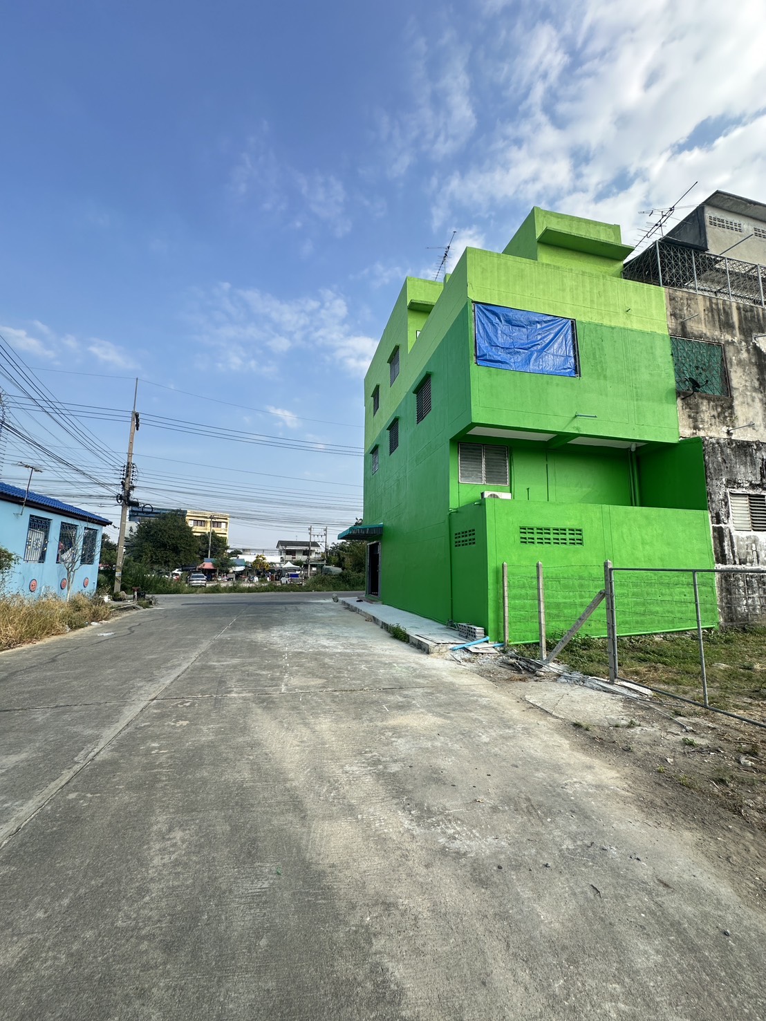 ขาย/ให้เช่าอาคารพาณิชย์ 3 ชั้น พร้อมโฉนดที่ดิน  อำเภอเมืองนครปฐม จังหวัดนครปฐม