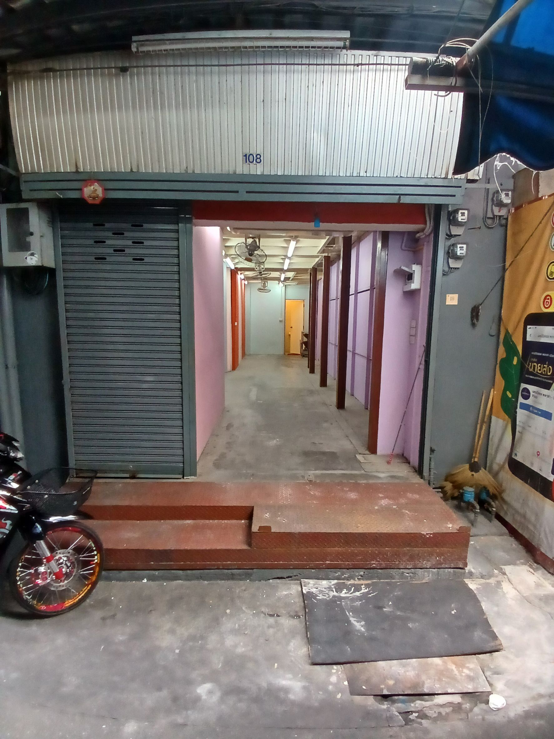 ให้เช่าโกดังเก็บของ 3 ชั้น ทำเลทอง ย่านคลองถม – เสือป่า ใกล้แคปปิตอล พลาซ่า