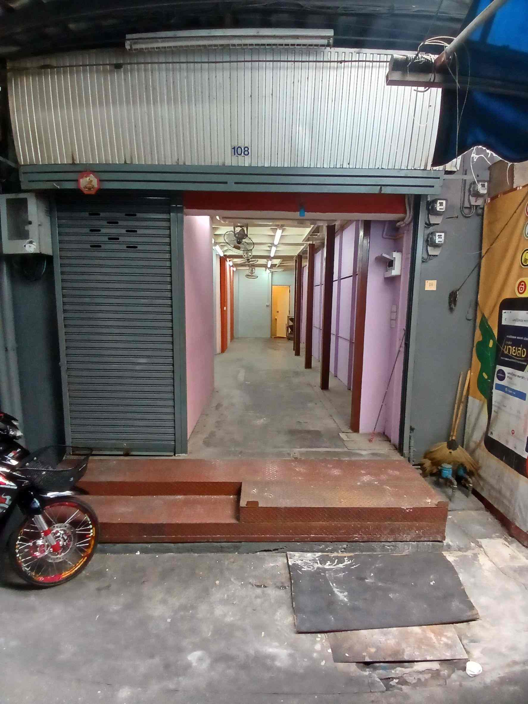ให้เช่าหน้าร้าน 1 ชั้น ทำเลดี อยู่ในย่านคลองถม เสือป่า ใกล้แคปปิตอล พลาซ่า
