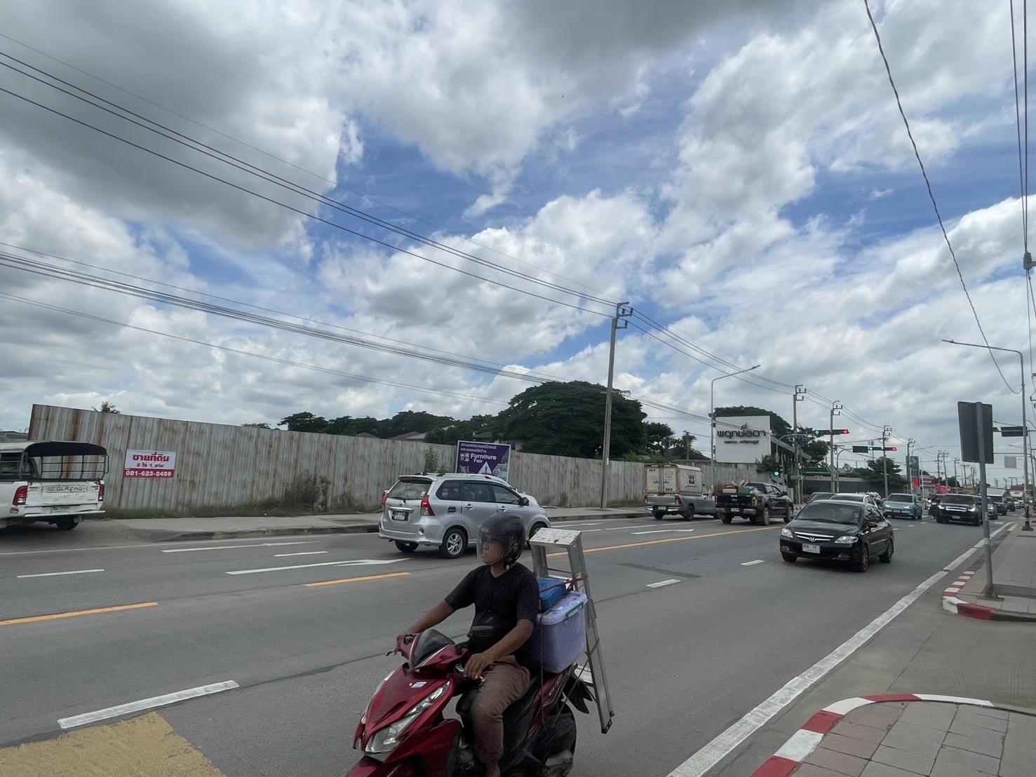 ขายที่ดินเปล่า ทำเลดี ติดหมู่บ้านพฤกษ์ลดา เหมาะสำหรับทำร้านค้าขายและโกดัง กรุงเทพ